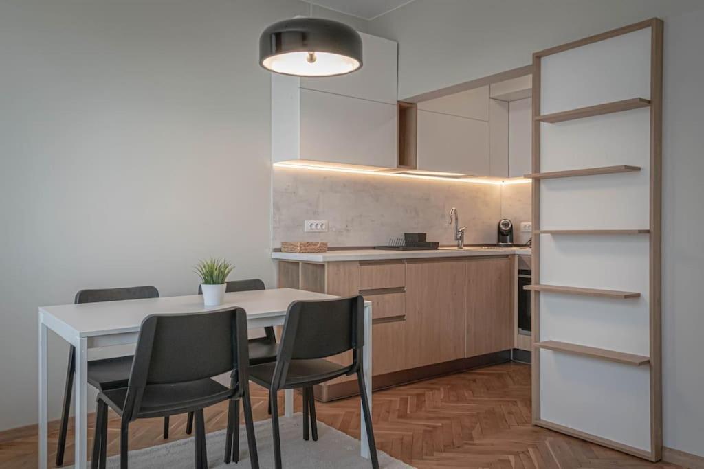 Central Apartment In Varna Exterior photo
